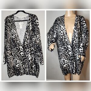 NWT Avenue knit button cardigan. Animal print.  Women's size 26/28. 4X.